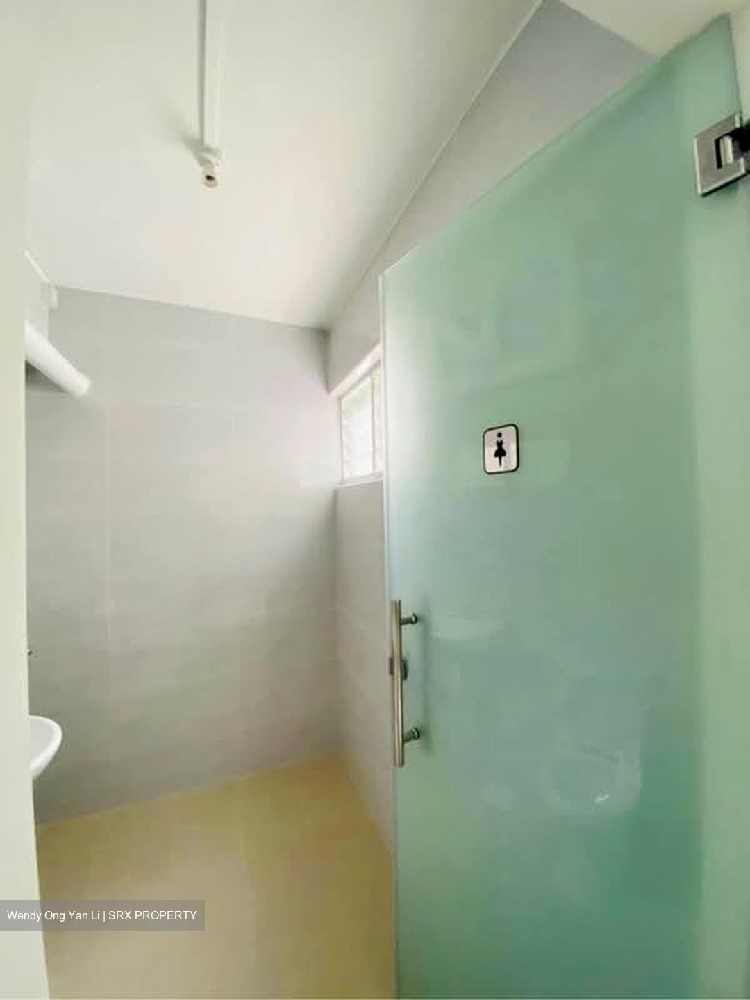 Tampines Street 12 (D18), Shop House #567435191